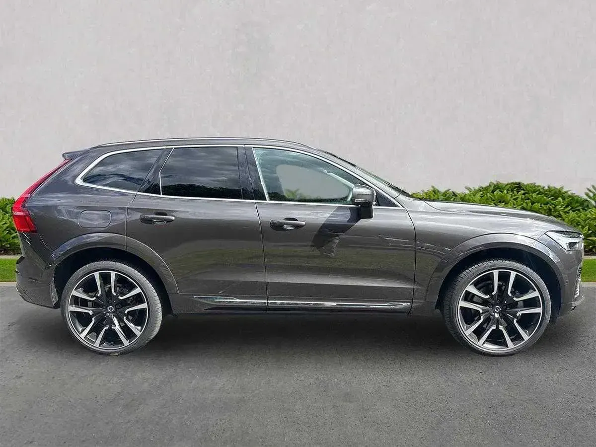 Used Volvo XC60 Ultra 250 HP (183 kW) 2025 Grey SUV