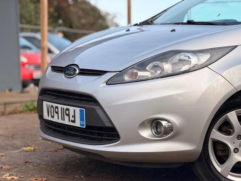 Used Ford Fiesta 82 HP (60 kW) 2011 Silver Hatchback