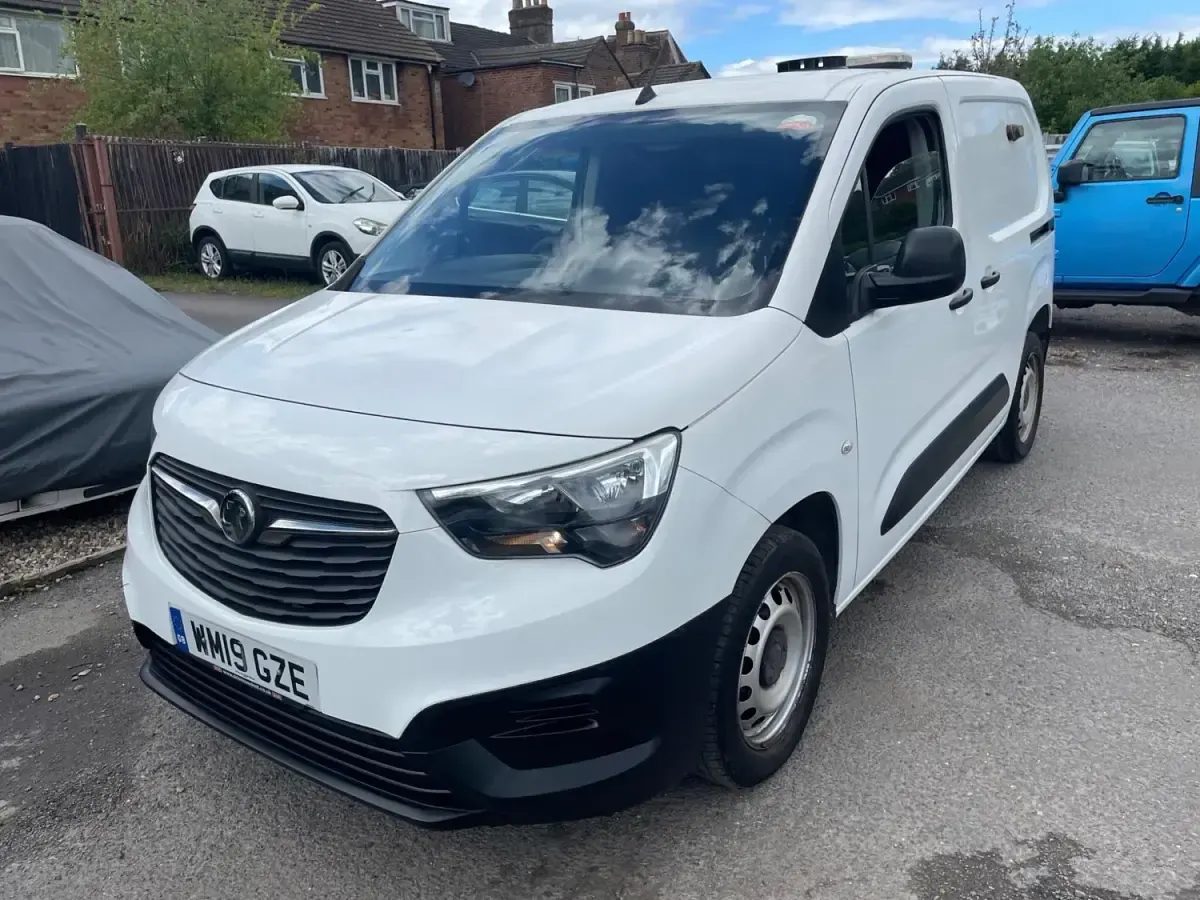 Used Vauxhall Combo Edition 130 HP (95 kW) 2019 White MPV