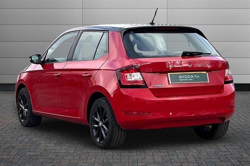 Used Skoda Fabia Colour Edition 95 HP (69 kW) 2021 Red Hatchback