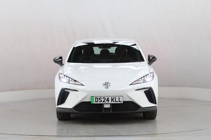 Used MG MG4 EV SE 149 kW (203 HP) 2024 White Hatchback