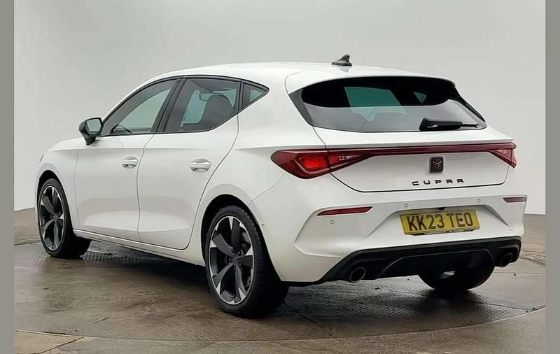 Used Cupra Leon VZ1 241 HP (177 kW) 2023 White Hatchback
