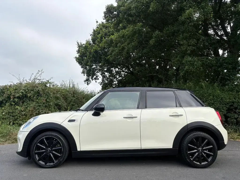 Used Mini Cooper D Hatch 116 HP (85 kW) 2018 White Hatchback