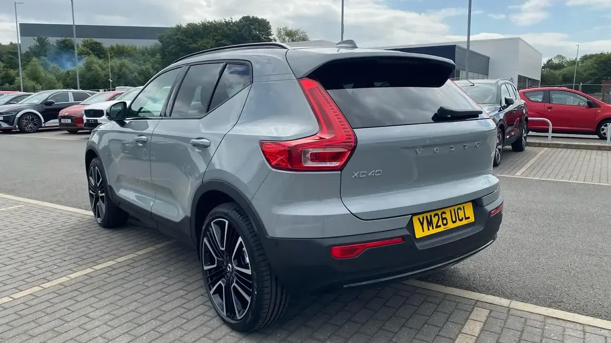 New Volvo XC40 Ultra 163 HP (119 kW) 2026 Grey SUV