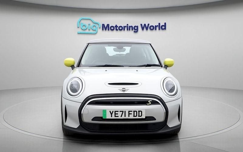 Used Mini Cooper Level 1 135 kW (184 HP) 2023 Hatchback