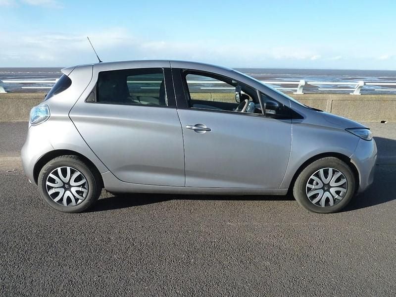 Used Renault Zoe Expression 66 kW (91 HP) 2016 Hatchback