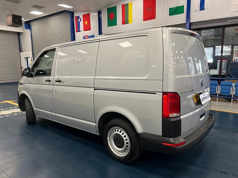 Used VW Transporter Startline 150 HP (110 kW) 2021 Silver Van