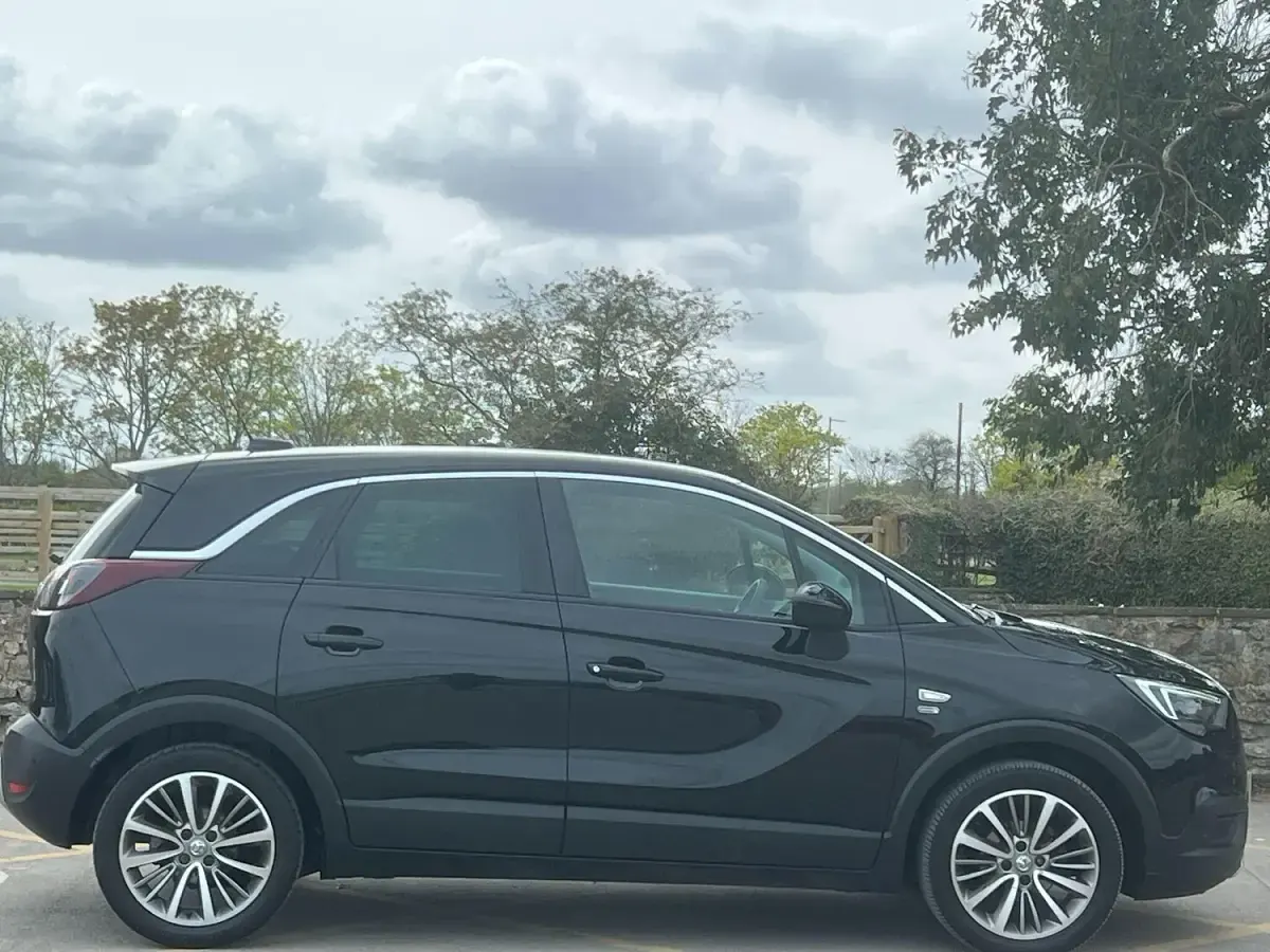 Used Vauxhall Crossland X S 83 HP (61 kW) 2020 Black SUV