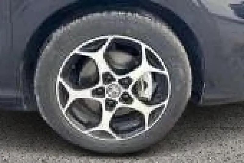 Image 4/4