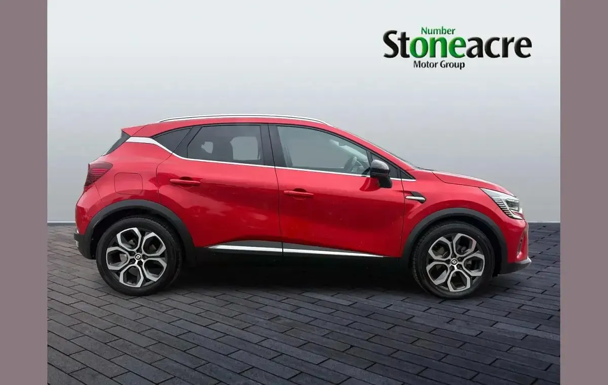 Used Renault Captur Techno 143 HP (105 kW) 2023 Red SUV