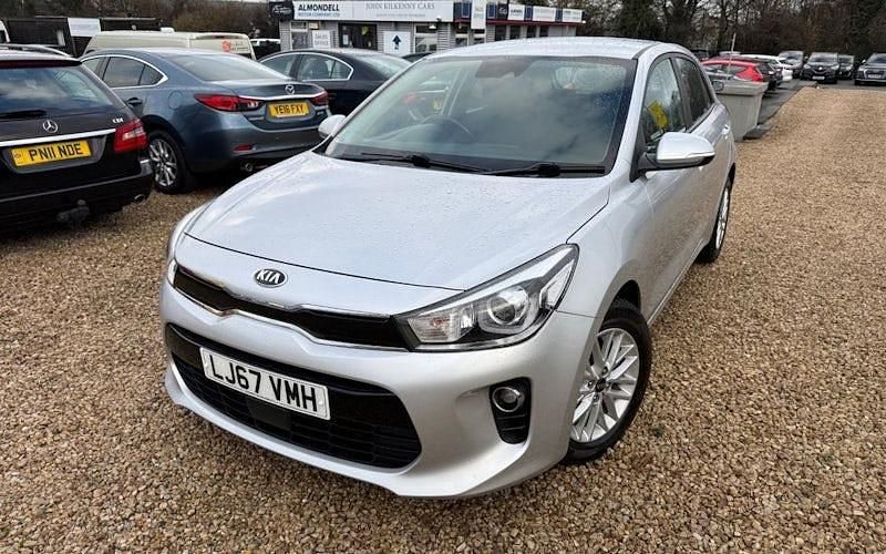 Used Kia Rio 77 HP (56 kW) 2017 Silver Hatchback