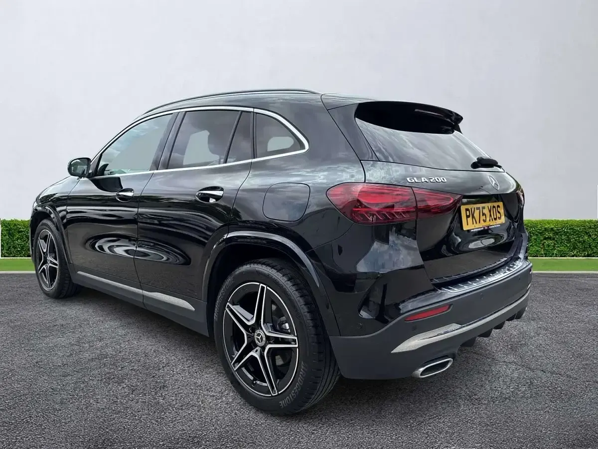 Used Mercedes GLA200 Executive 163 HP (119 kW) 2025 Black SUV