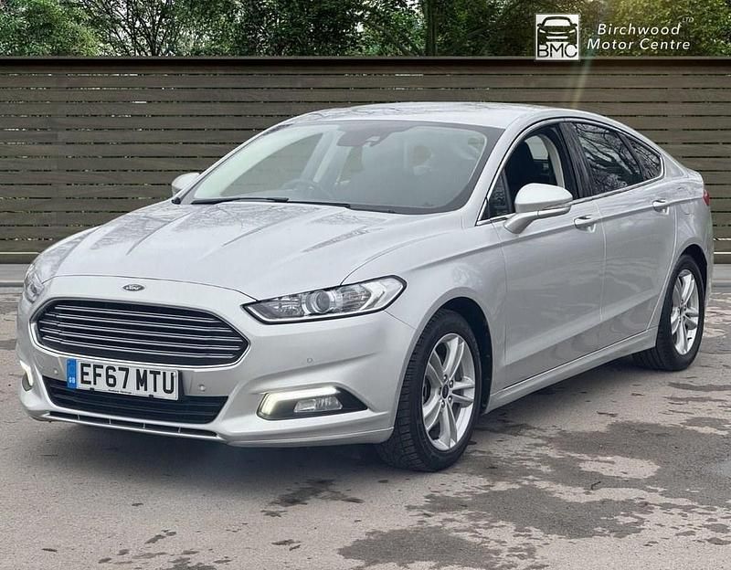 Used Ford Mondeo Zetec 125 HP (91 kW) 2018 Silver Hatchback