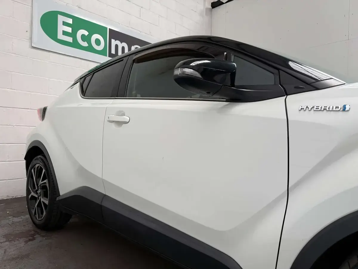 Used Toyota C-HR 122 HP (89 kW) 2017 White SUV