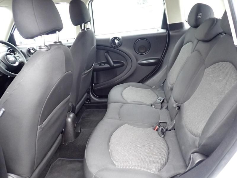 Used Mini Cooper D Countryman 112 HP (82 kW) 2015 White SUV