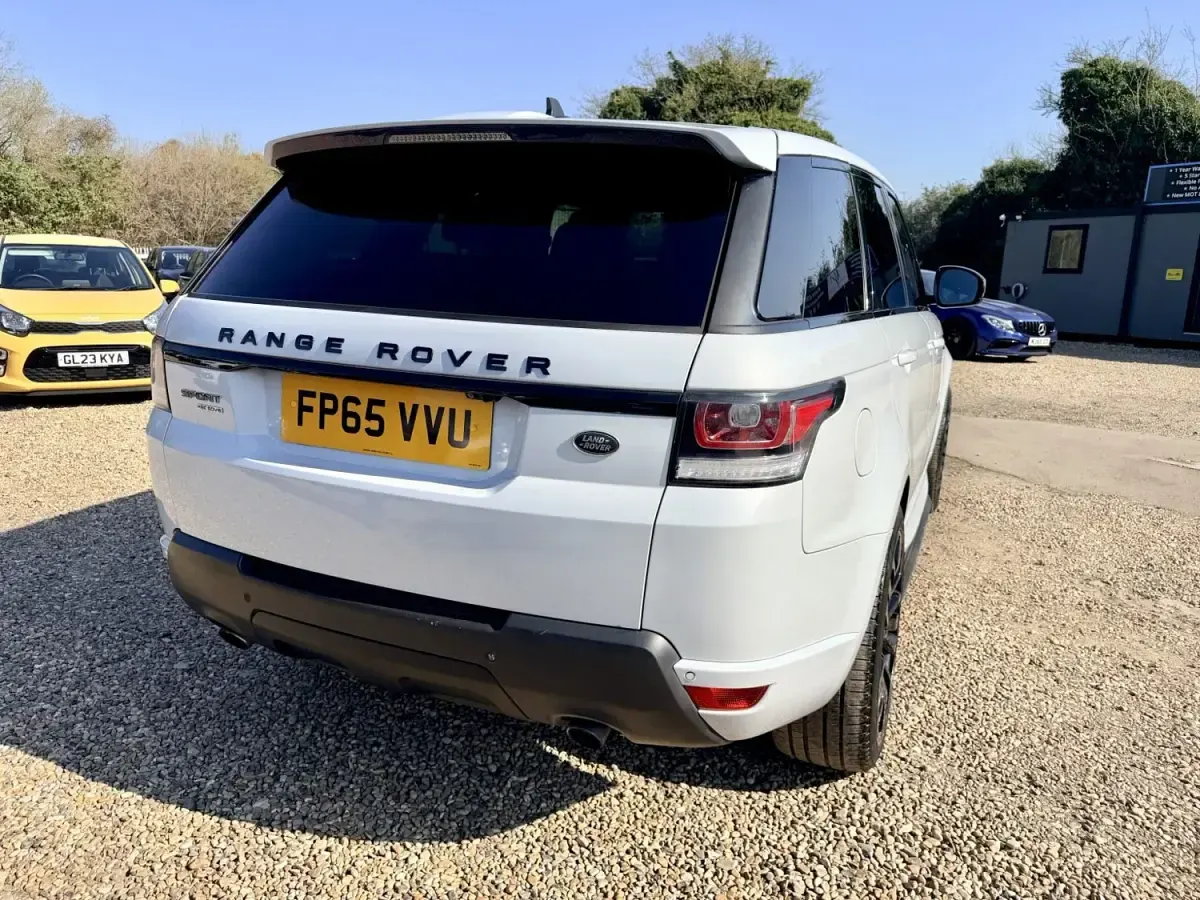 Second-hand Land Rover Range Rover HSE 258 CP (189 kW) 2015 Alb SUV