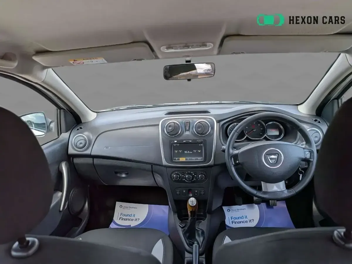 Used Dacia Sandero Lauréate 90 HP (66 kW) 2013 White Hatchback