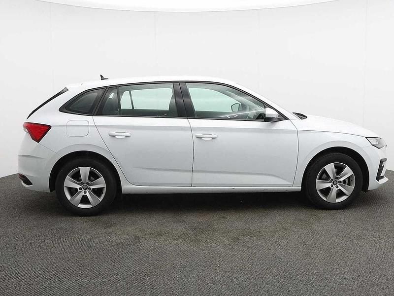 Used Skoda Scala SE 116 HP (85 kW) 2025 White Hatchback