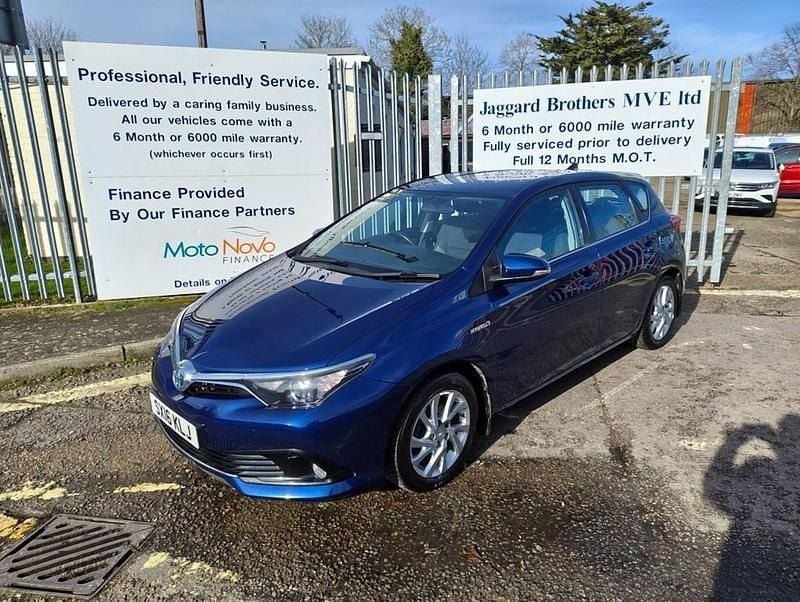 Used Toyota Auris Hybrid 2016 Blue Hatchback