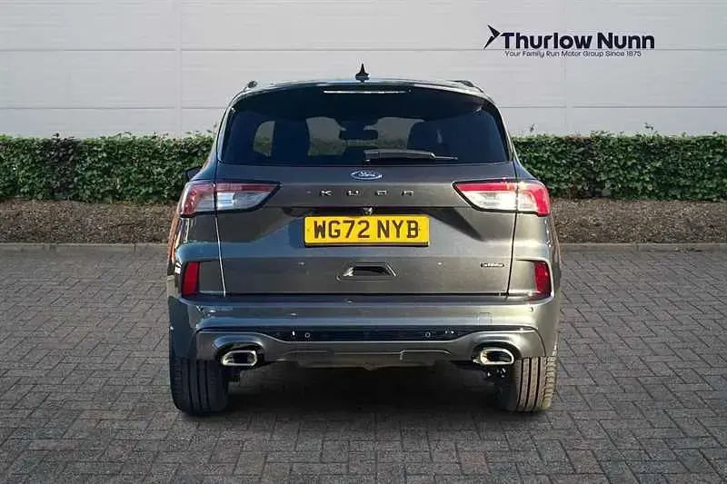Käytetty Ford Kuga ST-Line X 225 HP (165 kW) 2022 Harmaa Katumaasturi