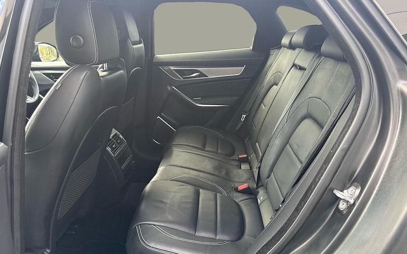 Used Jaguar F-Pace R-Dynamic 404 HP (297 kW) 2022 Black SUV