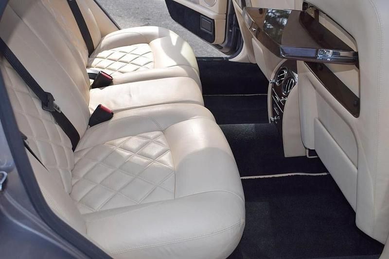 Used Bentley Arnage 405 HP (297 kW) 2005 Silver Sedan