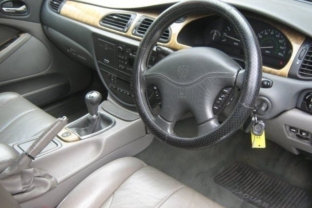 Begagnad Jaguar S-Type S 240 HK (176 kW) 1999 Sedan