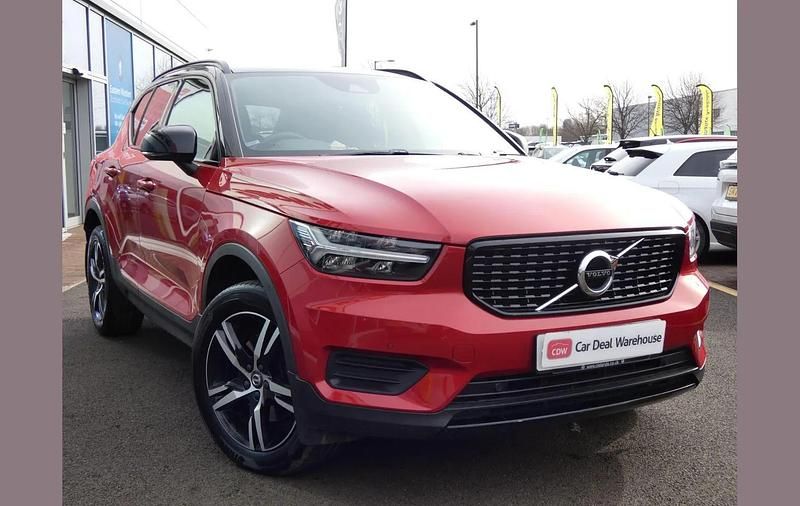 Used Volvo XC40 R-Design 197 HP (144 kW) 2021 Red SUV