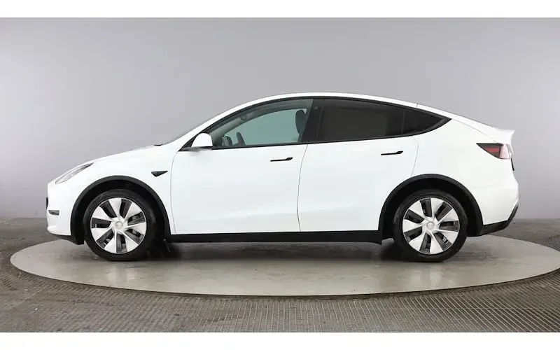 Used Tesla Model Y Long Range AWD 286 kW (389 HP) 2025 SUV