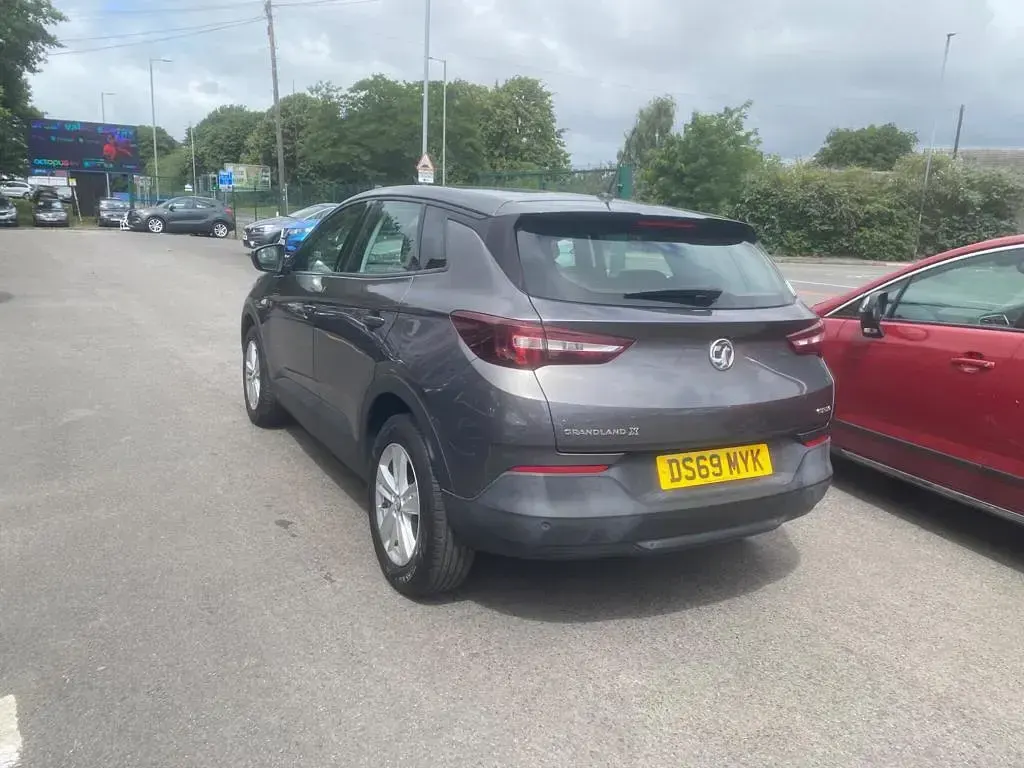 Used Vauxhall Grandland X S 130 HP (95 kW) 2019 Grey SUV
