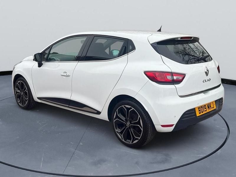 Used Renault Clio IV Iconic 90 HP (66 kW) 2019 White Hatchback