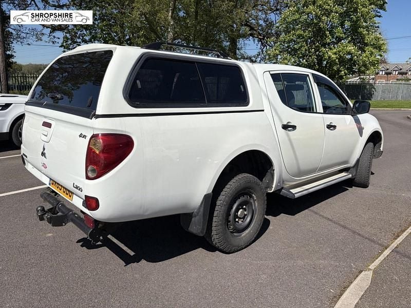 Begagnad Mitsubishi L200 134 HK (98 kW) 2013 Vit Pickup