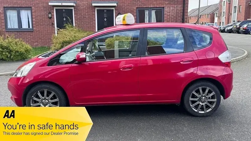 Begagnad Honda Jazz SI 2010 Röd Halvkombi