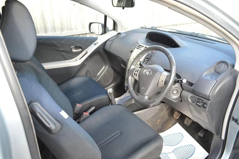 Used Toyota Yaris 2008 Silver Hatchback
