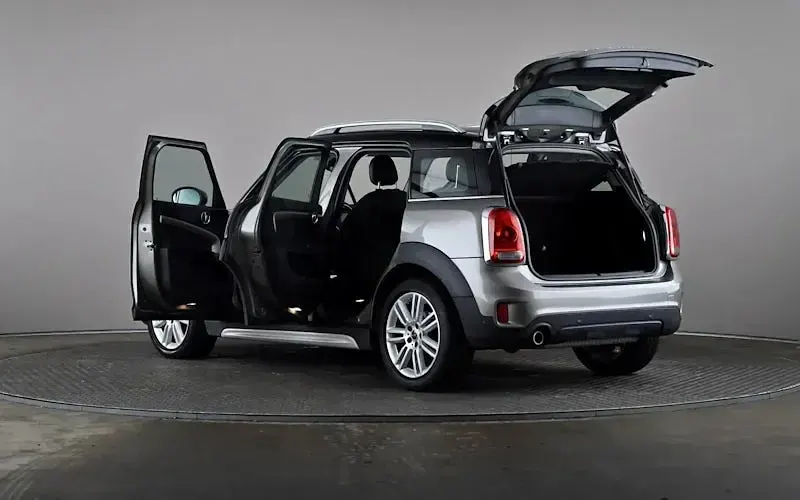 Used Mini Cooper Countryman Exclusive 136 HP (100 kW) 2019 Silver SUV