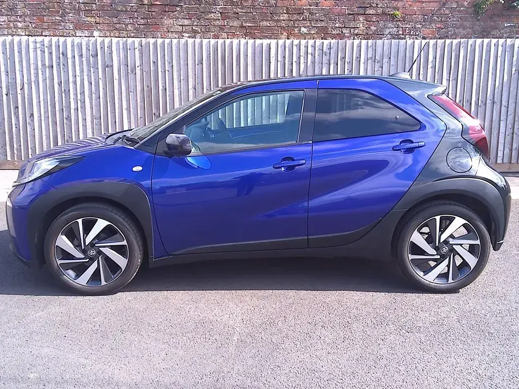 Used Toyota Aygo X 72 HP (52 kW) 2022 Blue SUV