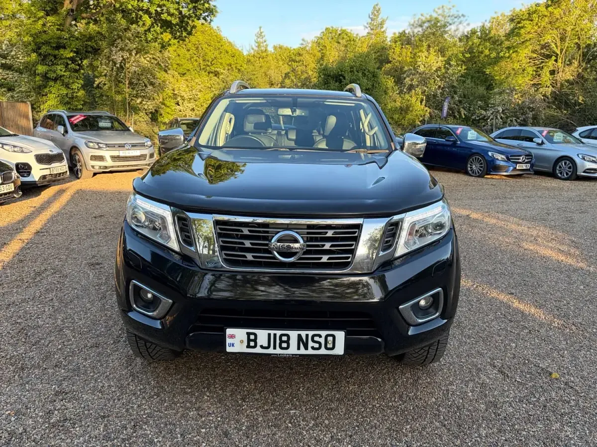 Used Nissan Navara Tekna 190 HP (139 kW) 2018 Black Pickup