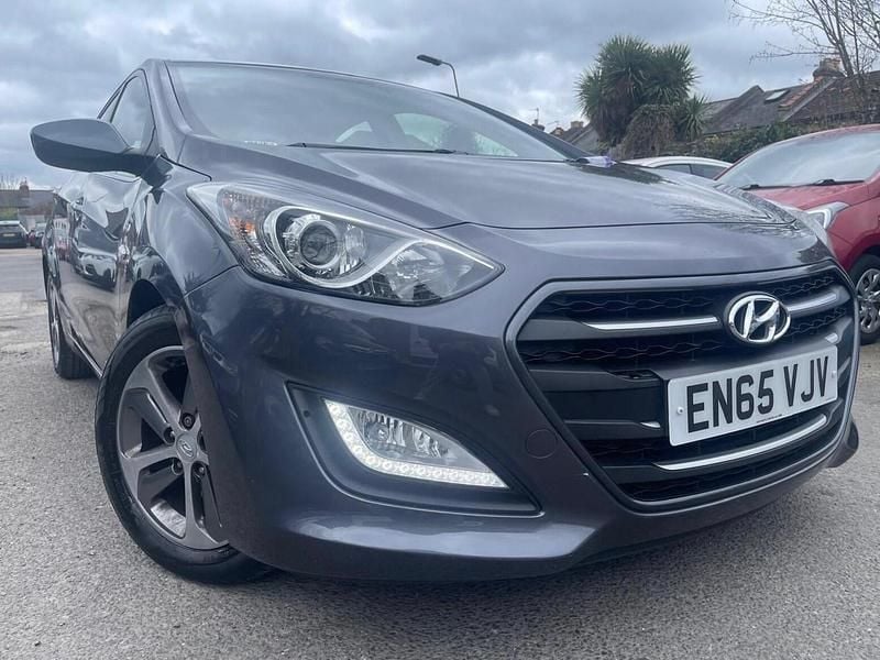 Used Hyundai i30 SE 120 HP (88 kW) 2015 Grey Hatchback