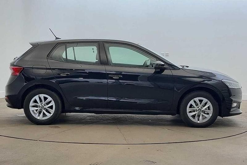 Used Skoda Fabia SE 70 HP (51 kW) 2025 Black magic pearl effect Hatchback