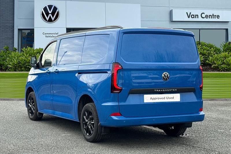 New VW Transporter Pro 148 HP (108 kW) 2026 Blue Van