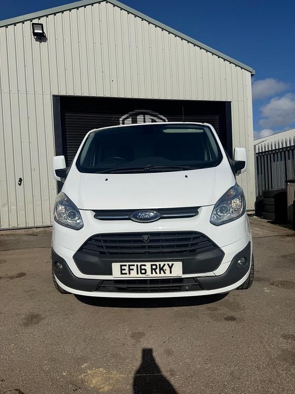 Used Ford Transit Custom Limited 125 HP (91 kW) 2016 White Van