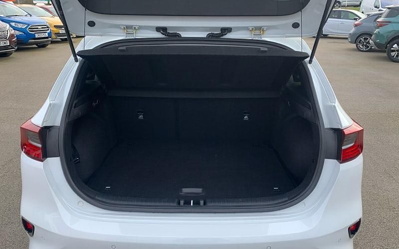Usado Kia Ceed 160 HP (117 kW) 2023 Branco Citadino