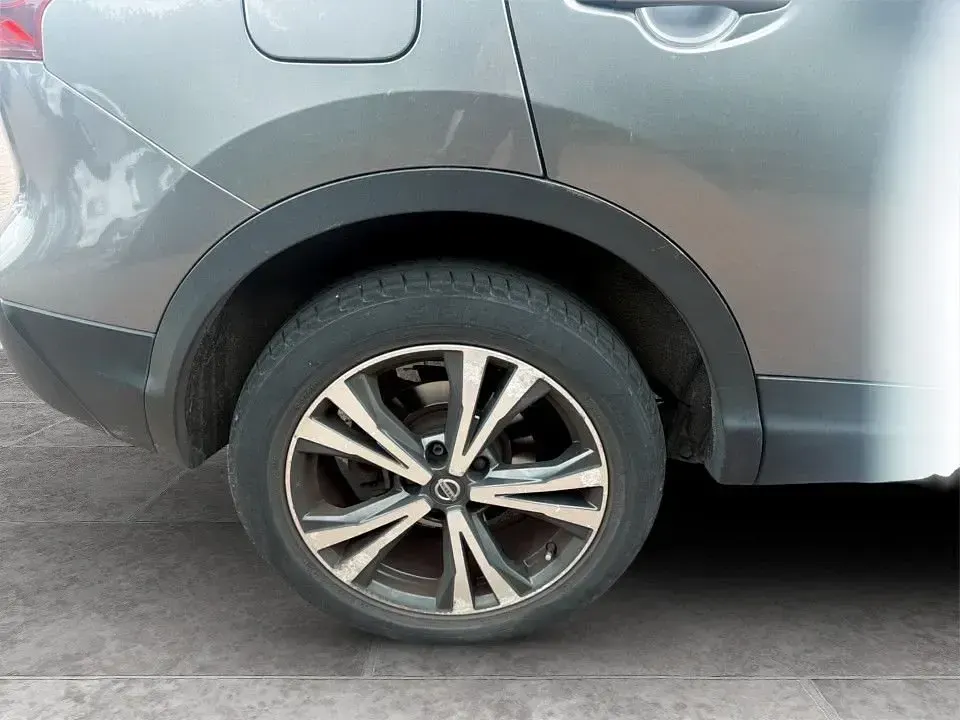 Used Nissan Qashqai N-Connecta 110 HP (80 kW) 2018 Grey SUV