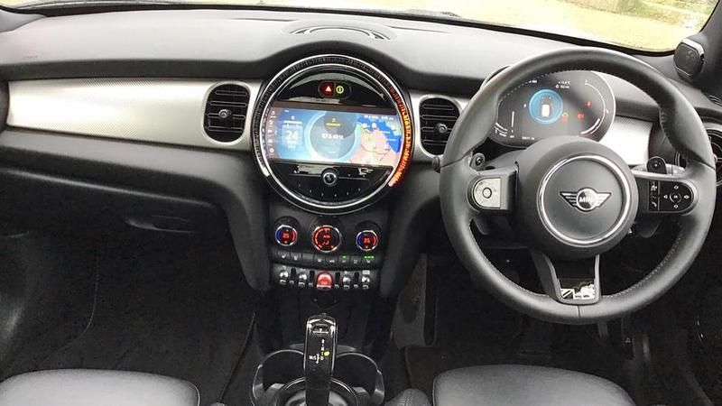 Usado Mini Cooper S Exclusive 176 HP (129 kW) 2024 Prateado Citadino