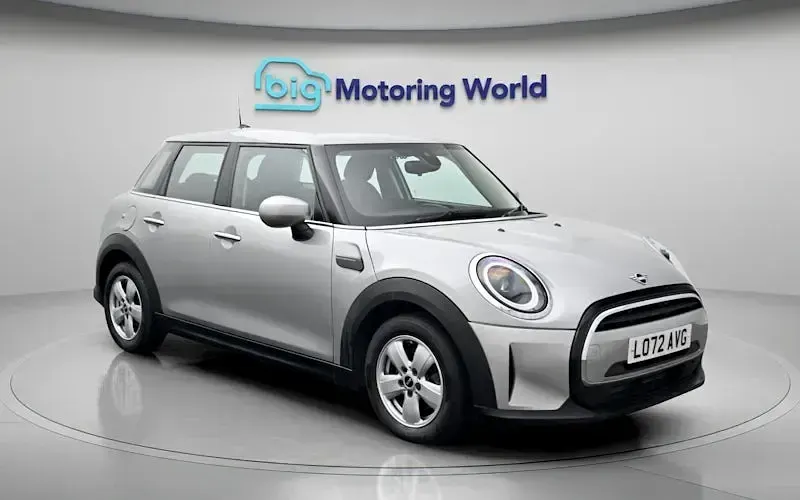 Używany Mini Cooper Classic 136 KM (100 kW) 2022 Hatchback