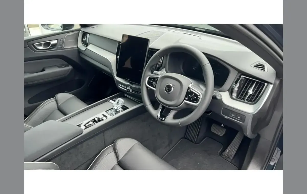 Novo Volvo XC60 Plus 344 HP (253 kW) 2026 Azul SUV