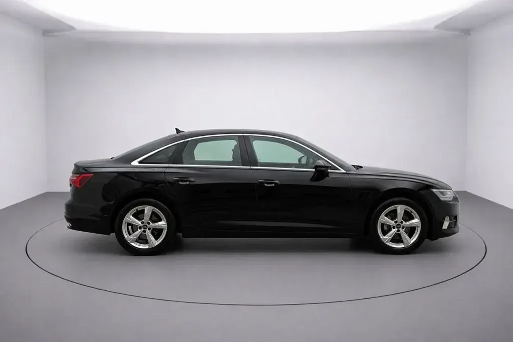 Usado Audi A6 Sport 204 HP (150 kW) 2023 Preto Sedan