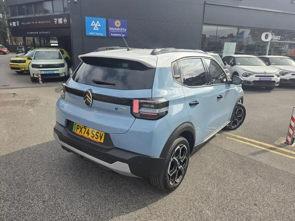 Used Citroën e-C3 81 kW (111 HP) 2024 Blue Hatchback