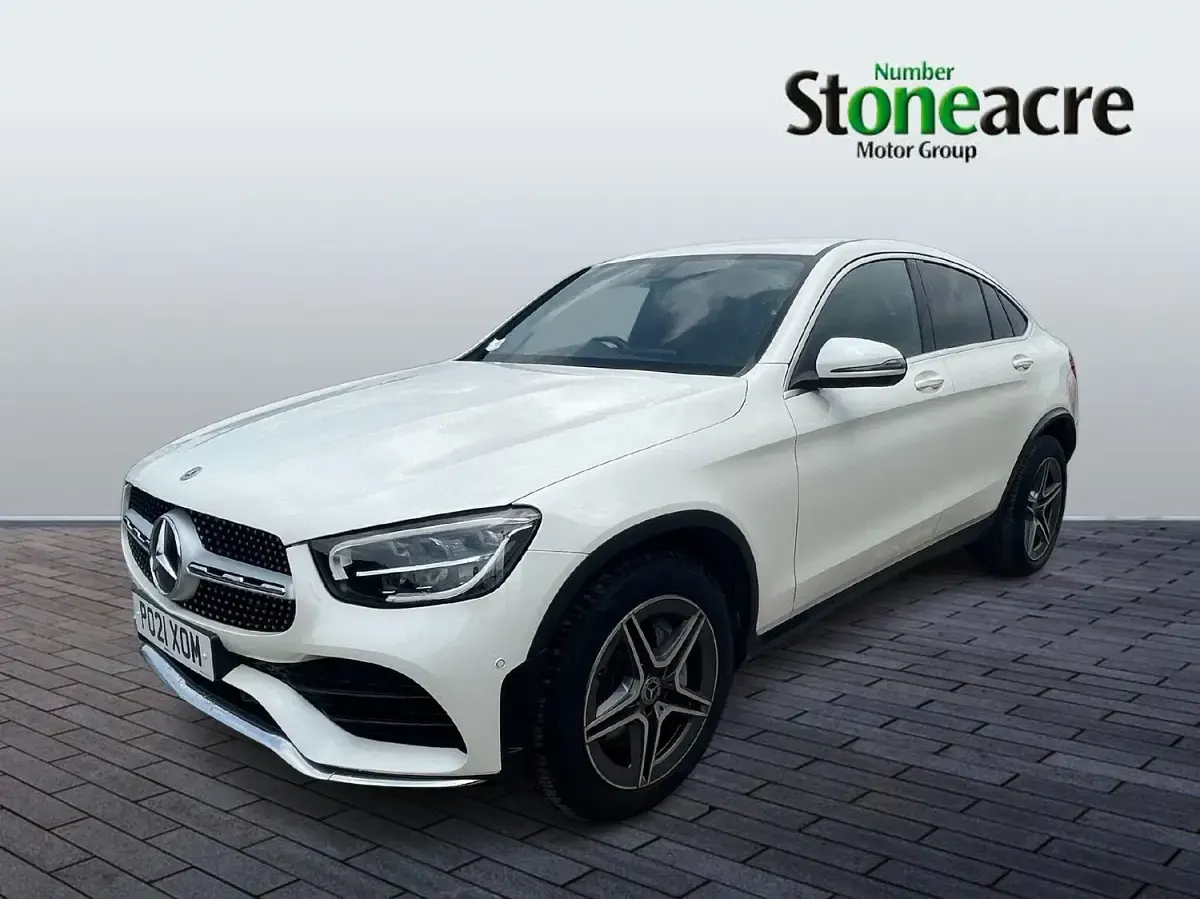 Used Mercedes GLC300 AMG line 258 HP (189 kW) 2021 White SUV