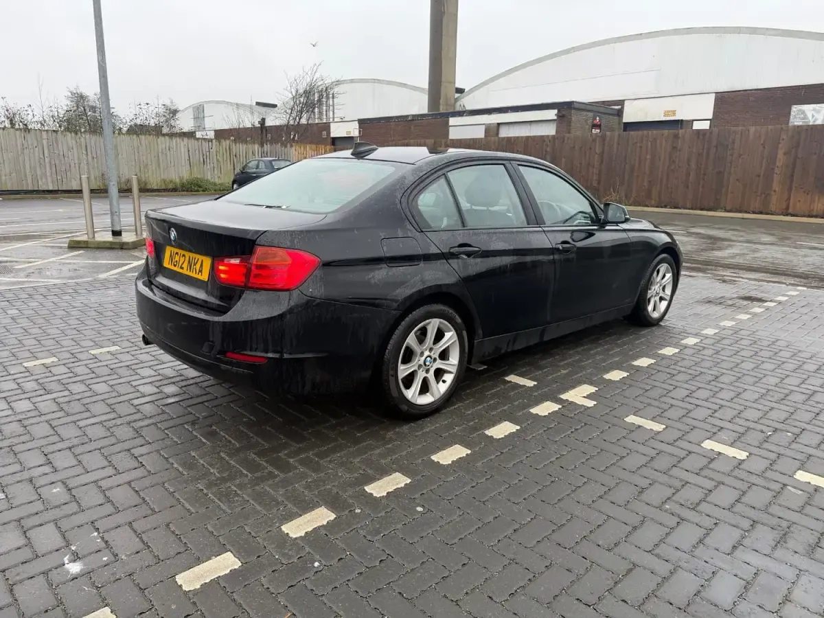 Usado BMW 316 2012 Negro Berlina